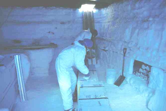 ice core cleaning and packing